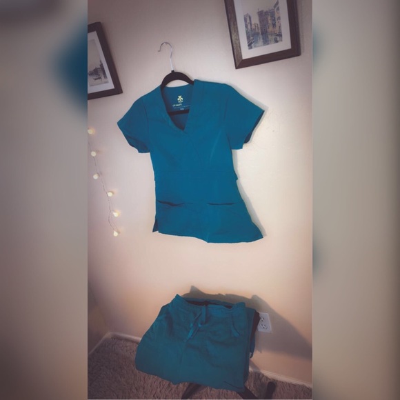 Blue Scrubs Set - Picture 4 of 5